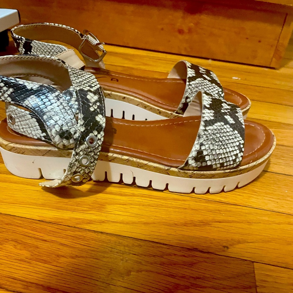 Unisa women sandals snake skin